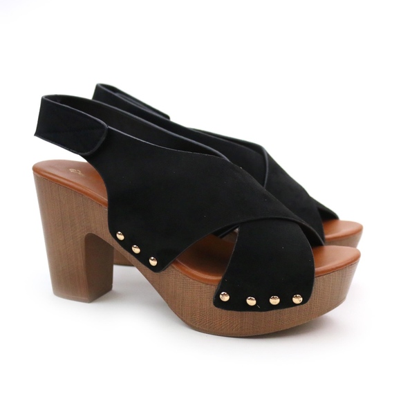 Qupid Farris Black Suede Platform Heels NEW! - Picture 1 of 8
